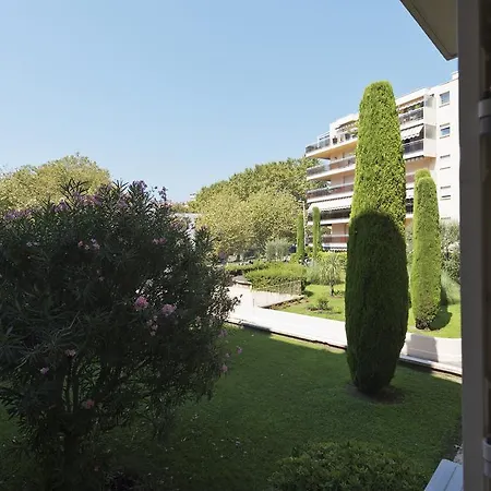Carlotta Apartment *